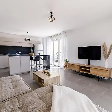Le Hameau Des Pins - Spacious - Parking
